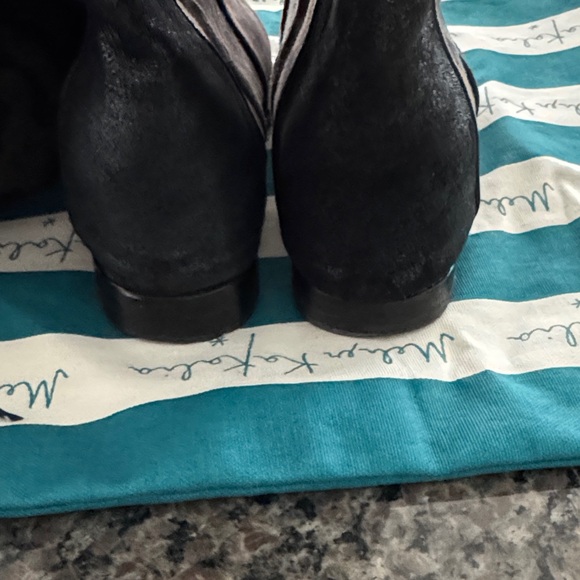 Meher Kakalia Over the Knee Boots!! - Picture 4 of 6